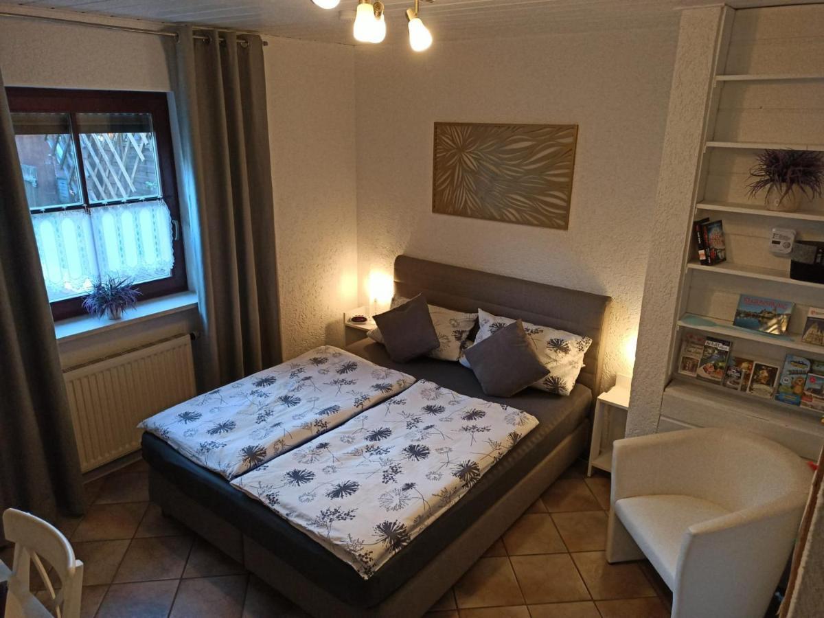 Gaeste Apartement Casa Luber Thalmassing  Exterior photo