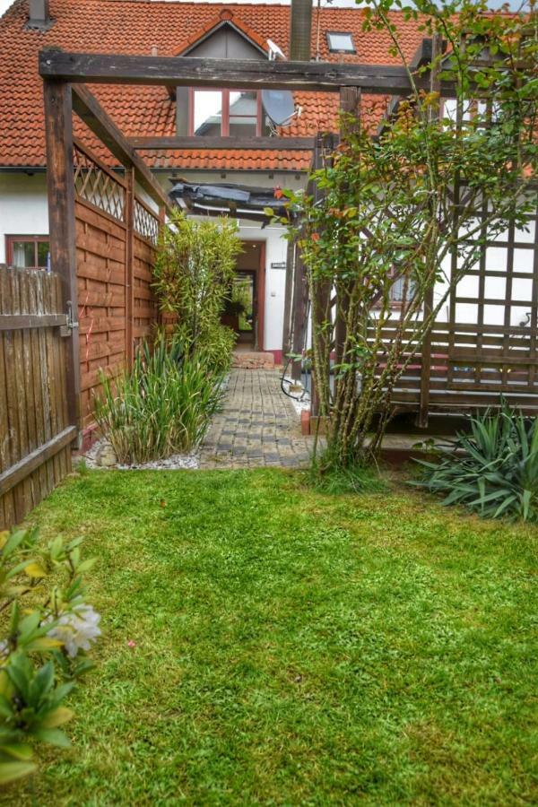 Gaeste Apartement Casa Luber Thalmassing  Exterior photo