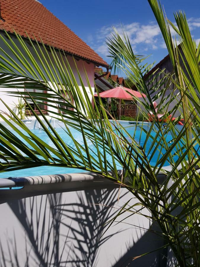 Gaeste Apartement Casa Luber Thalmassing  Exterior photo